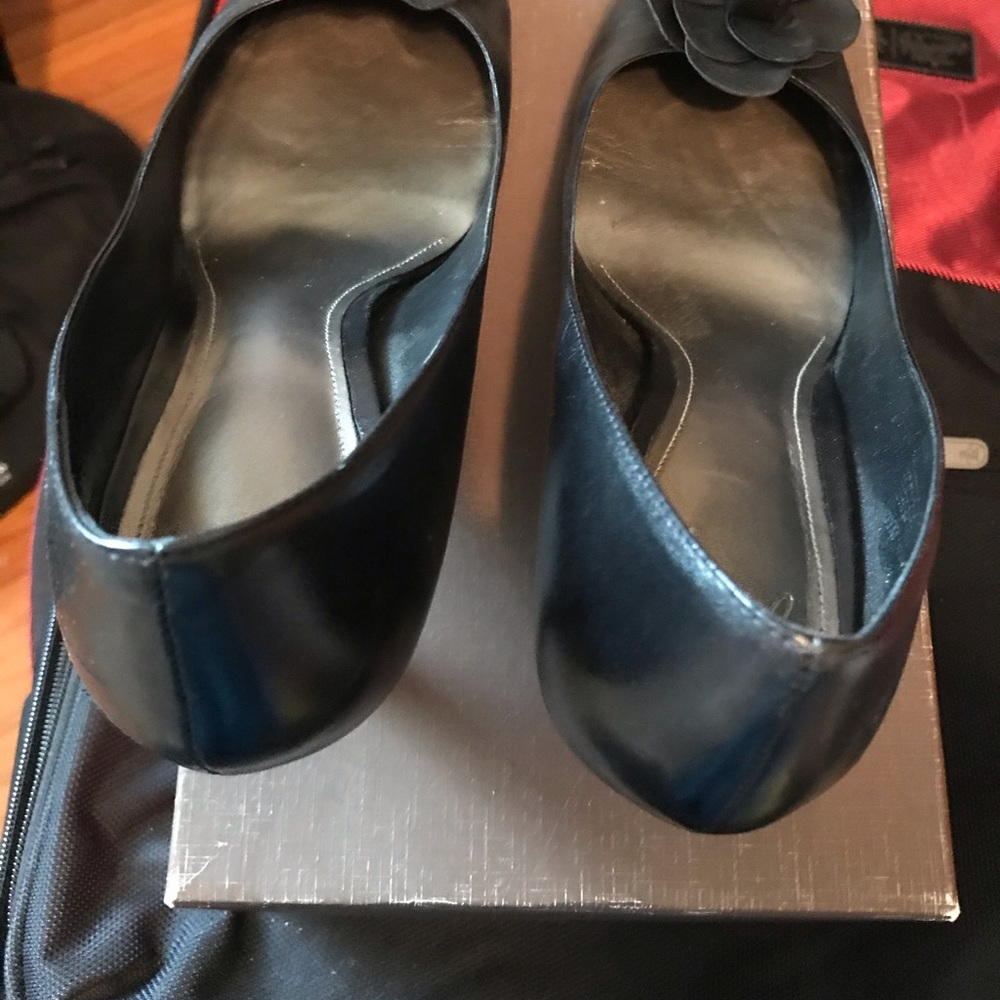 Shoes - Picture 3 of 16